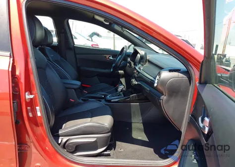 2021 Kia Forte Gt-Line z USA, uszkodzony, nr VIN 3KPF34AD4ME411909